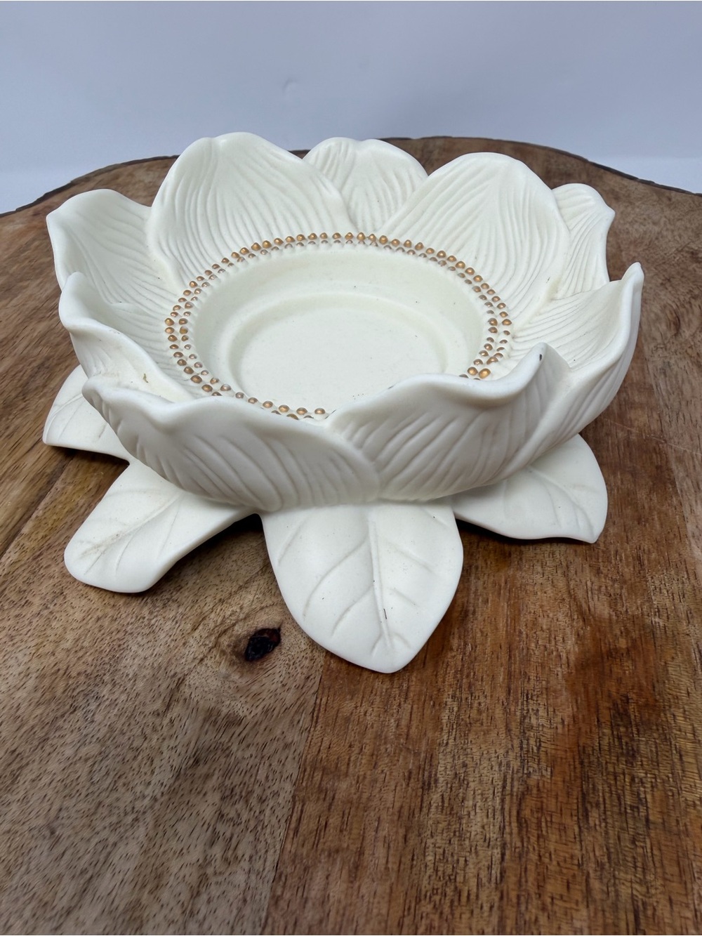 PartyLite Magnolia Lotus-Shaped Blossom Pillar Ceramic Candle Holder Gold Trim
